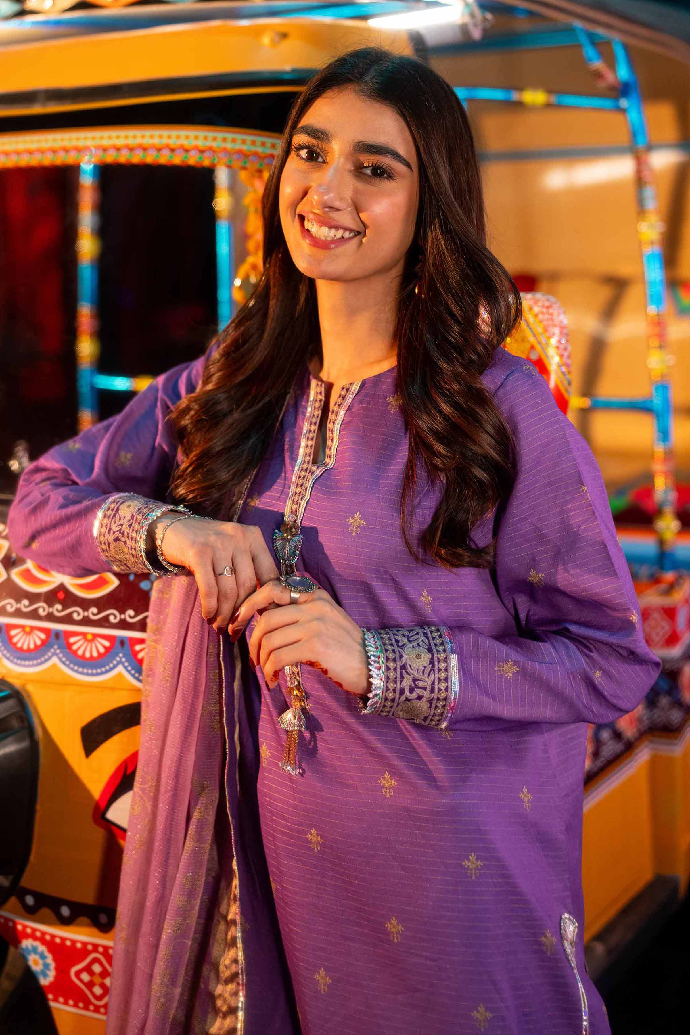 Nishat Linen 3 Piece - Printed With Gotta Laces Suit - 42501446 Online Shopping