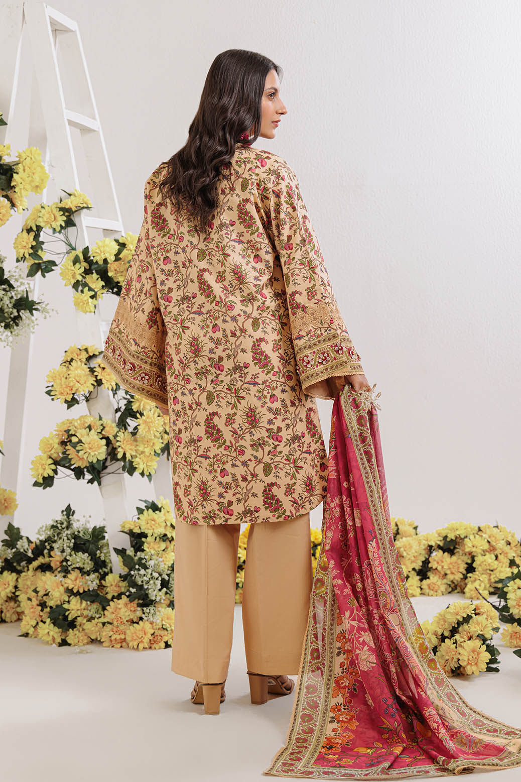 Bonanza Satrangi Bold Bloom - 3 PC (WUS25P3120) Online Shopping