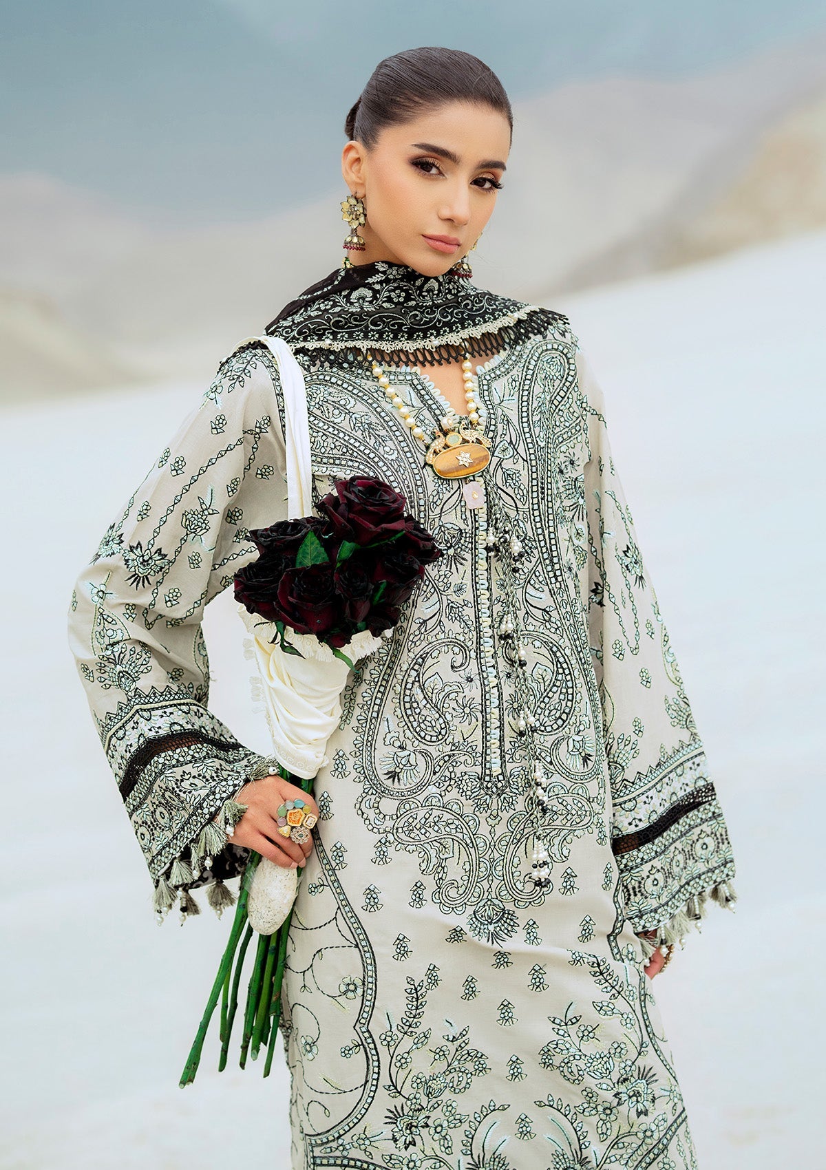 AIK Atelier Lawn 25 Look 08 Online Shopping