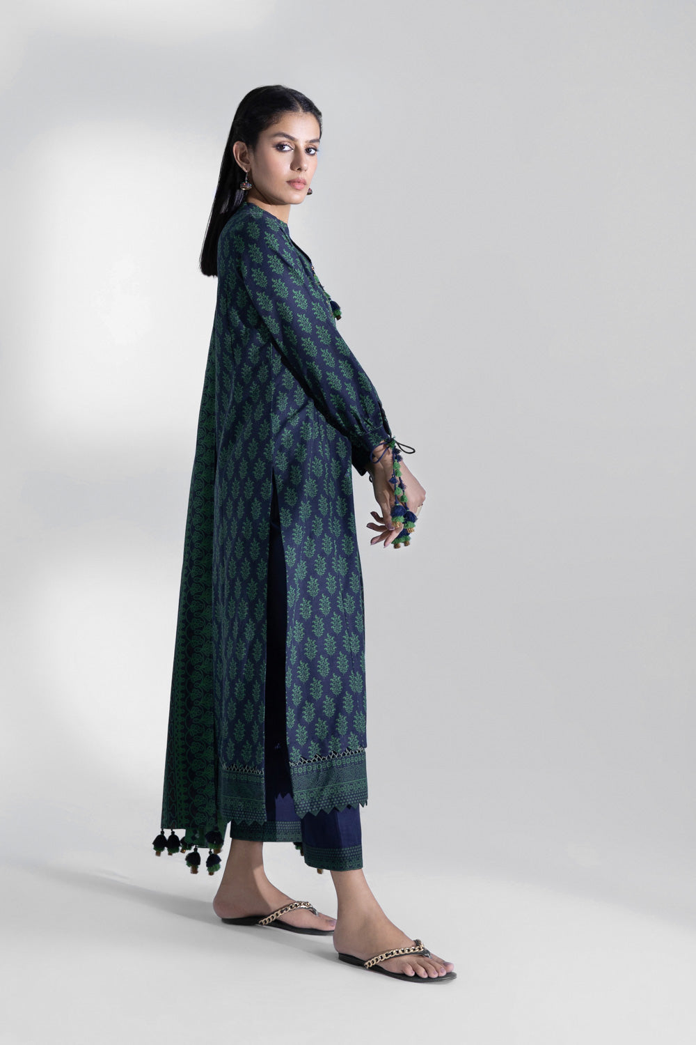 Sapphire U2E DY22V8 2 1 2 Piece - Embroidered Khaddar Suit Winter Vol 1 2022 Online Shopping