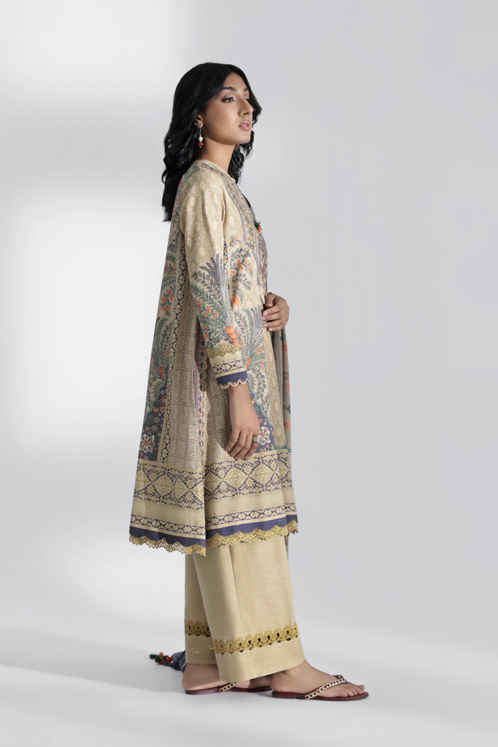 Sapphire U2E DY22V8 4 1 2 Piece - Embroidered Khaddar Suit Winter Vol 1 2022 Online Shopping