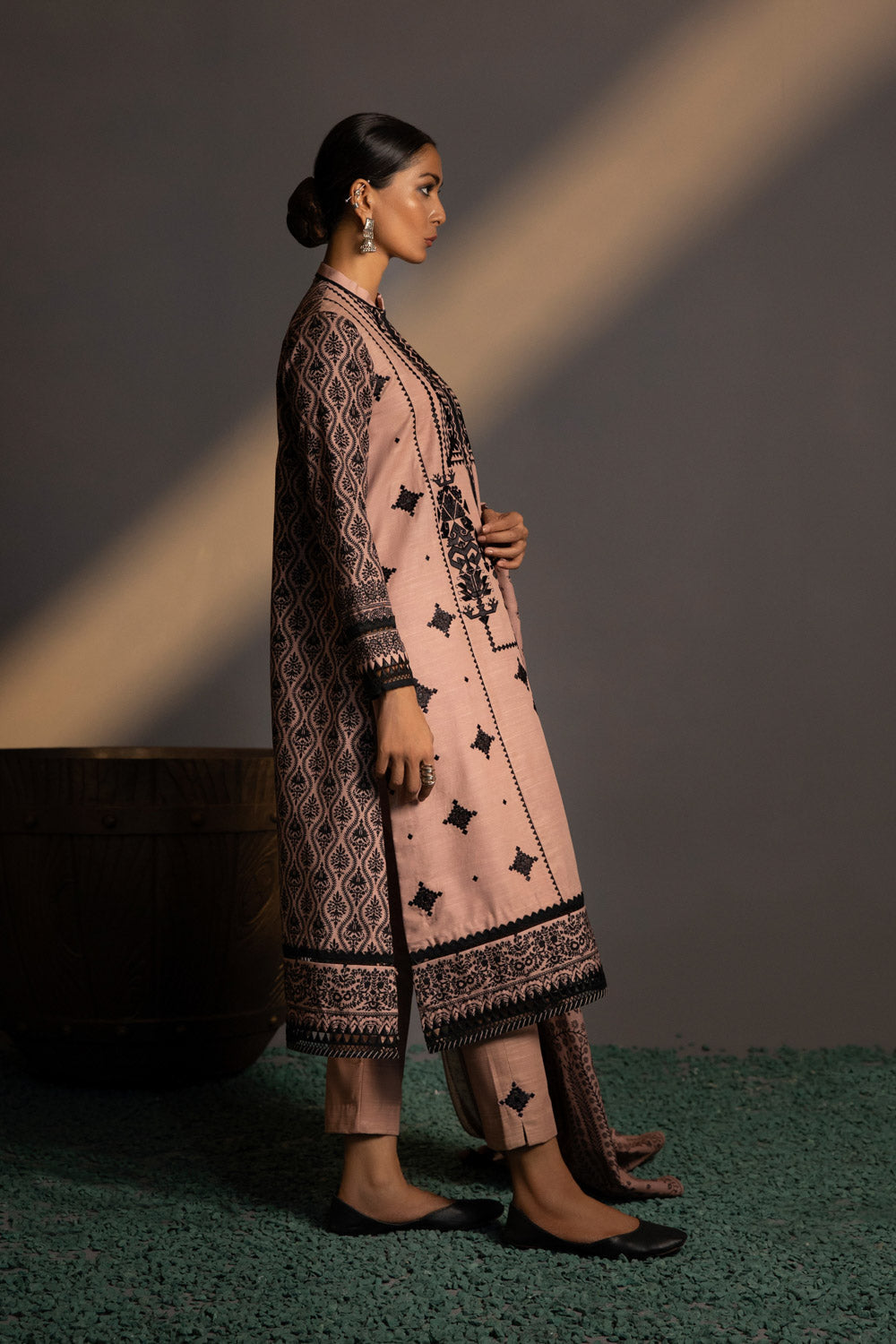 Sapphire U2E SG22V8 4 1 3 Piece - Embroidered Khaddar Suit Winter Vol 1 2022 Online Shopping