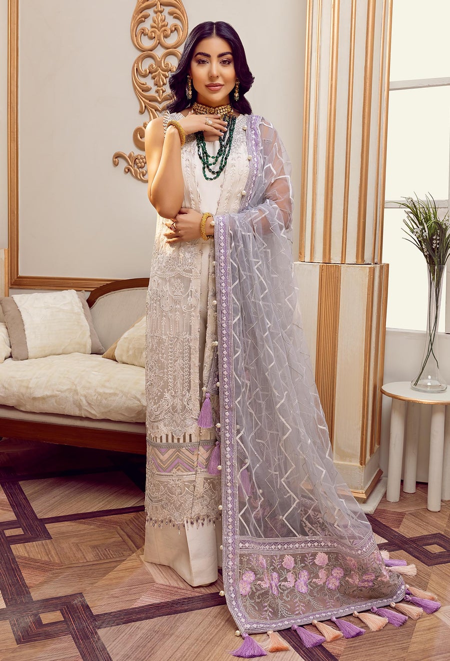 Adan Libas White Smoke Barroco Chapter 02