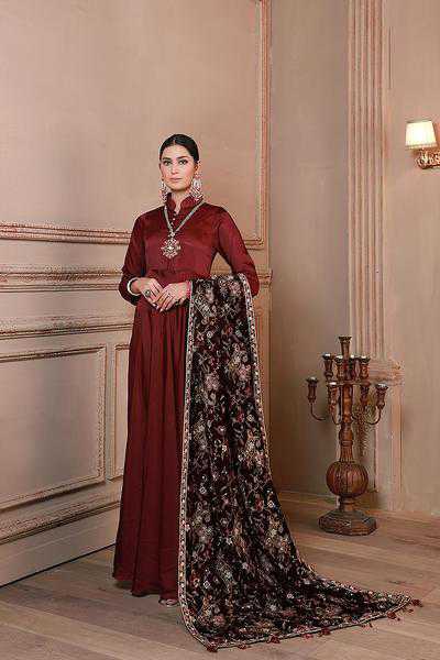 Emaan Adeel Maroon Velvet Luxury Velvet Shawl 2021