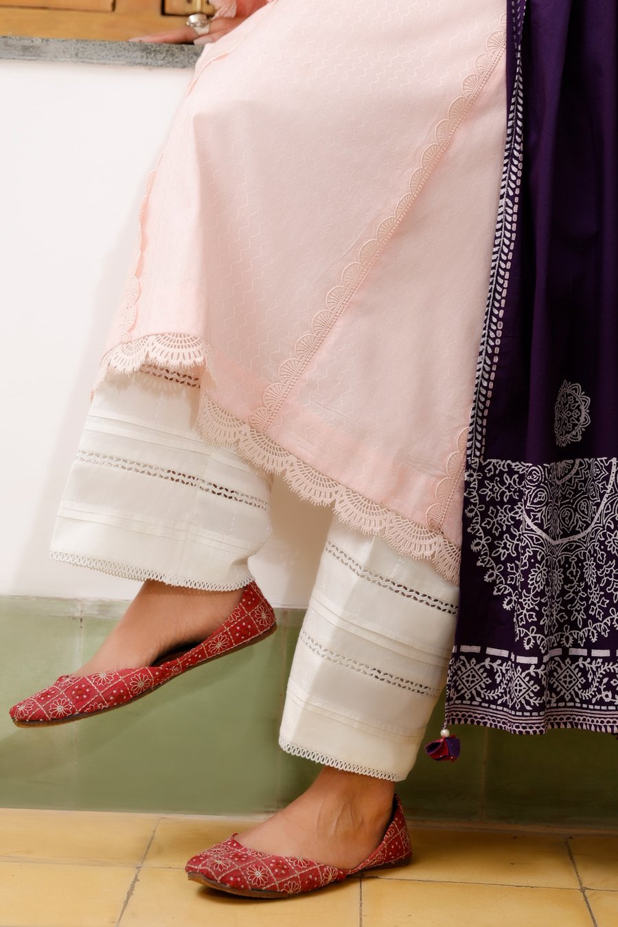 White Gypsy Zrw-20445 Zaha Mahru 2021