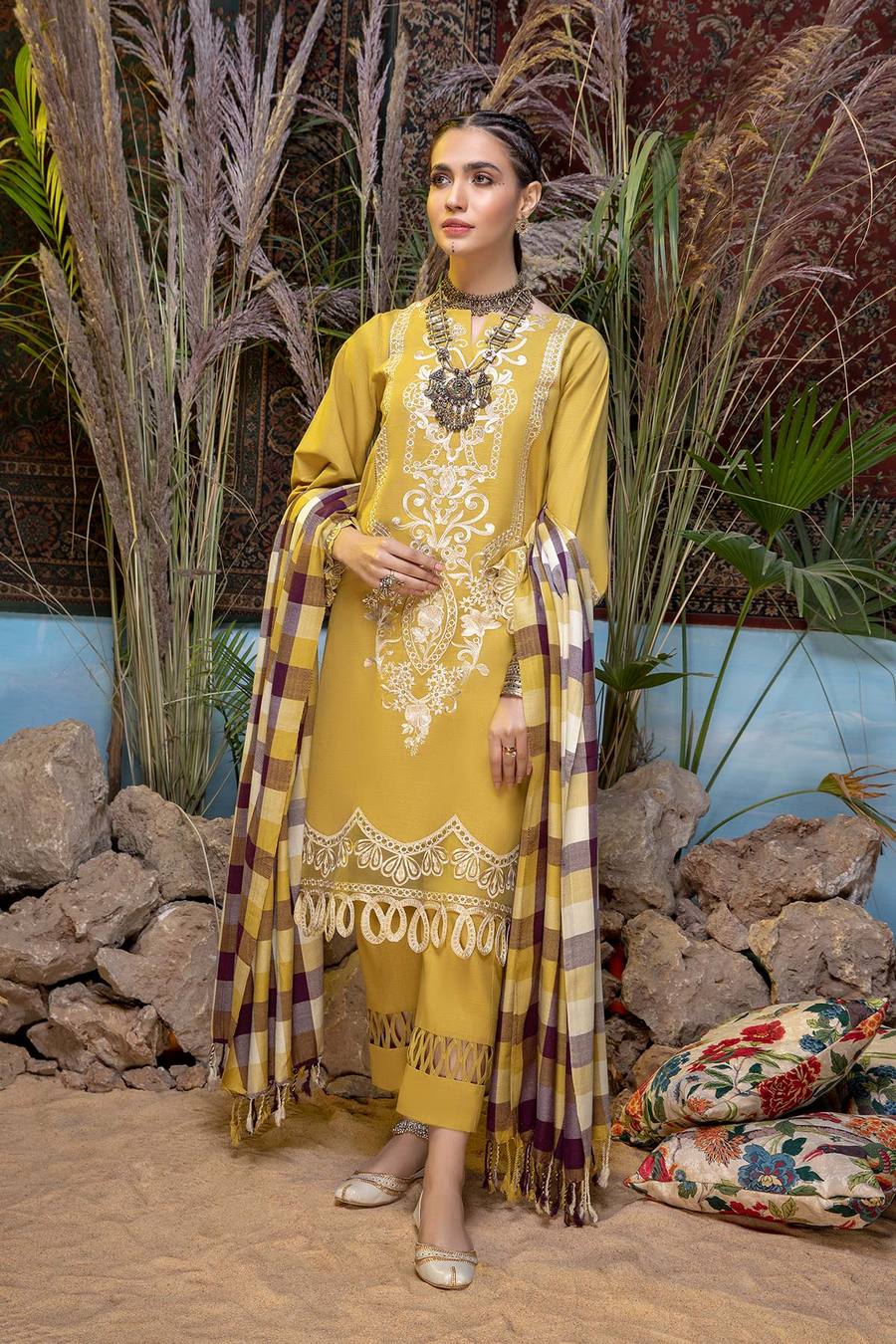 CBN 4B Charizma Bunat Khaddar Shawl 2021