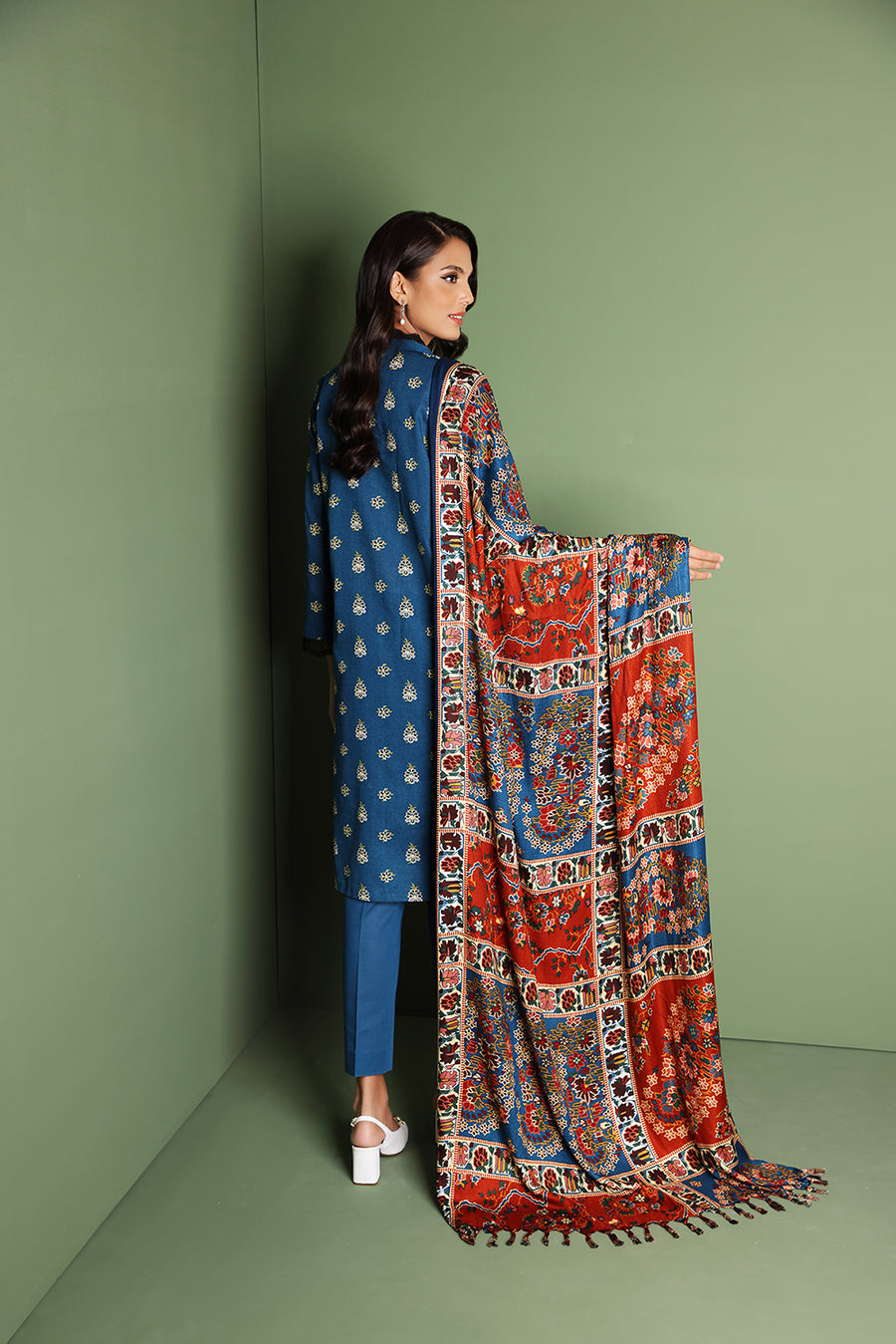 Nishat Linen 42206105 Printed 3PC Winter Being You 2022 Online Shopping