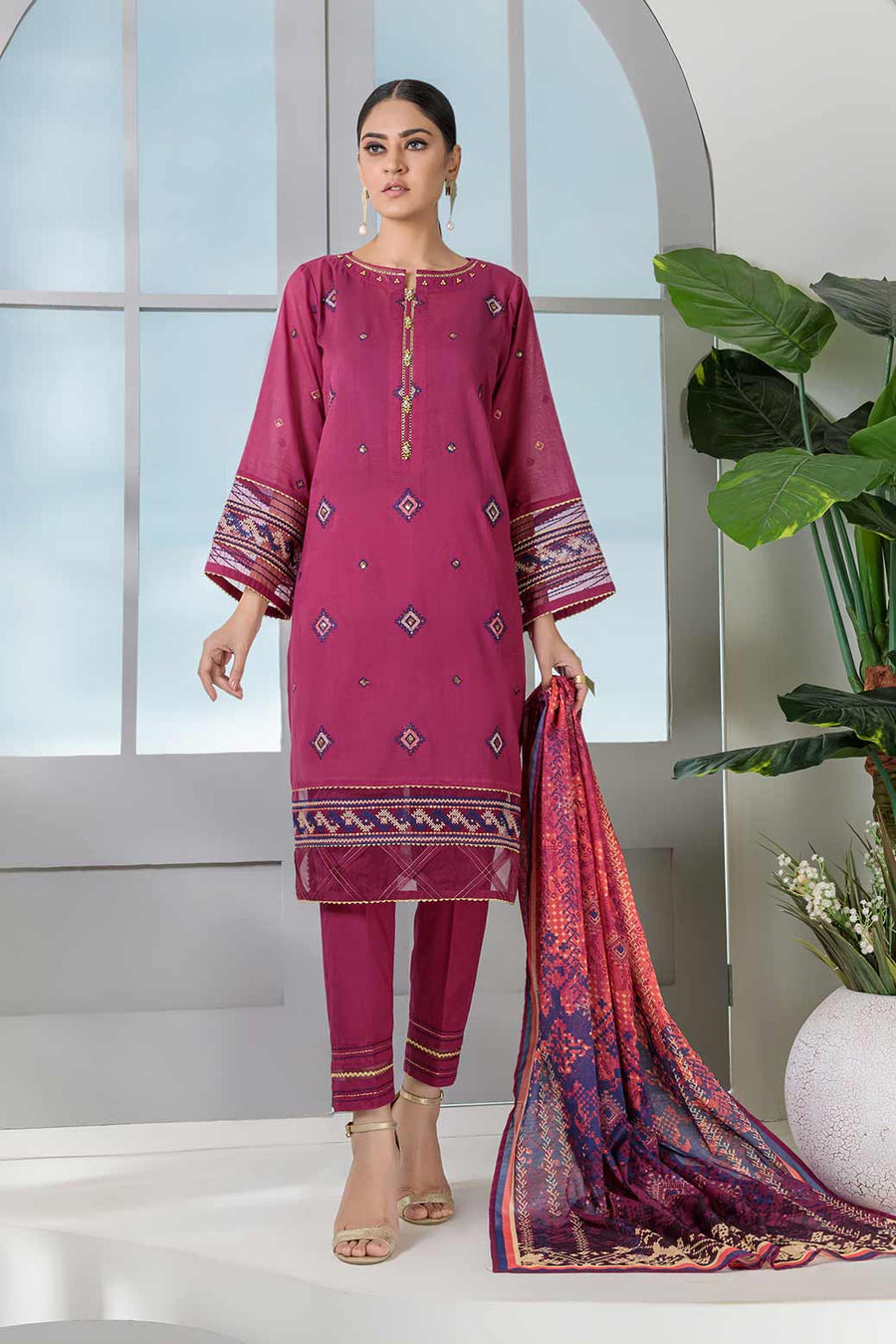 Bonanza Satrangi Magenta Lawn Suit Aso223p01 Summer Collection 2022 Online Shopping