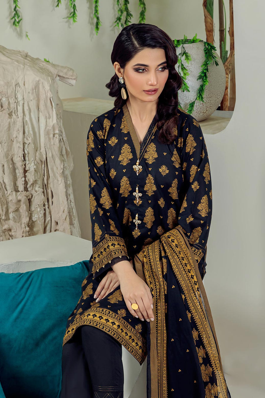 Bonanza Satrangi Black Lawn Suit Aso223p09 Summer Collection 2022 Online Shopping