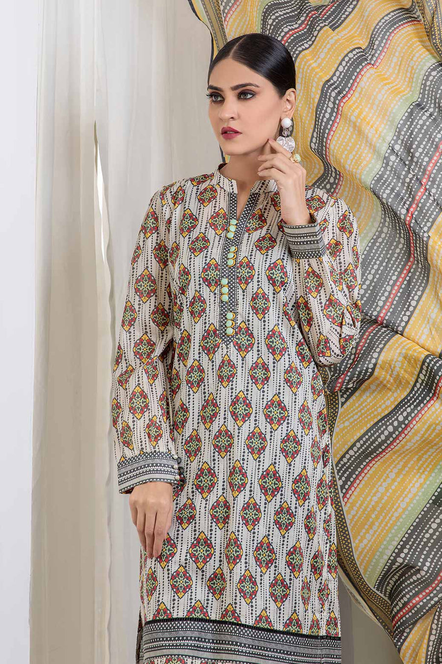 Bonanza Satrangi Sunset Blooms Ast222p05 Summer Collection 2022 Online Shopping