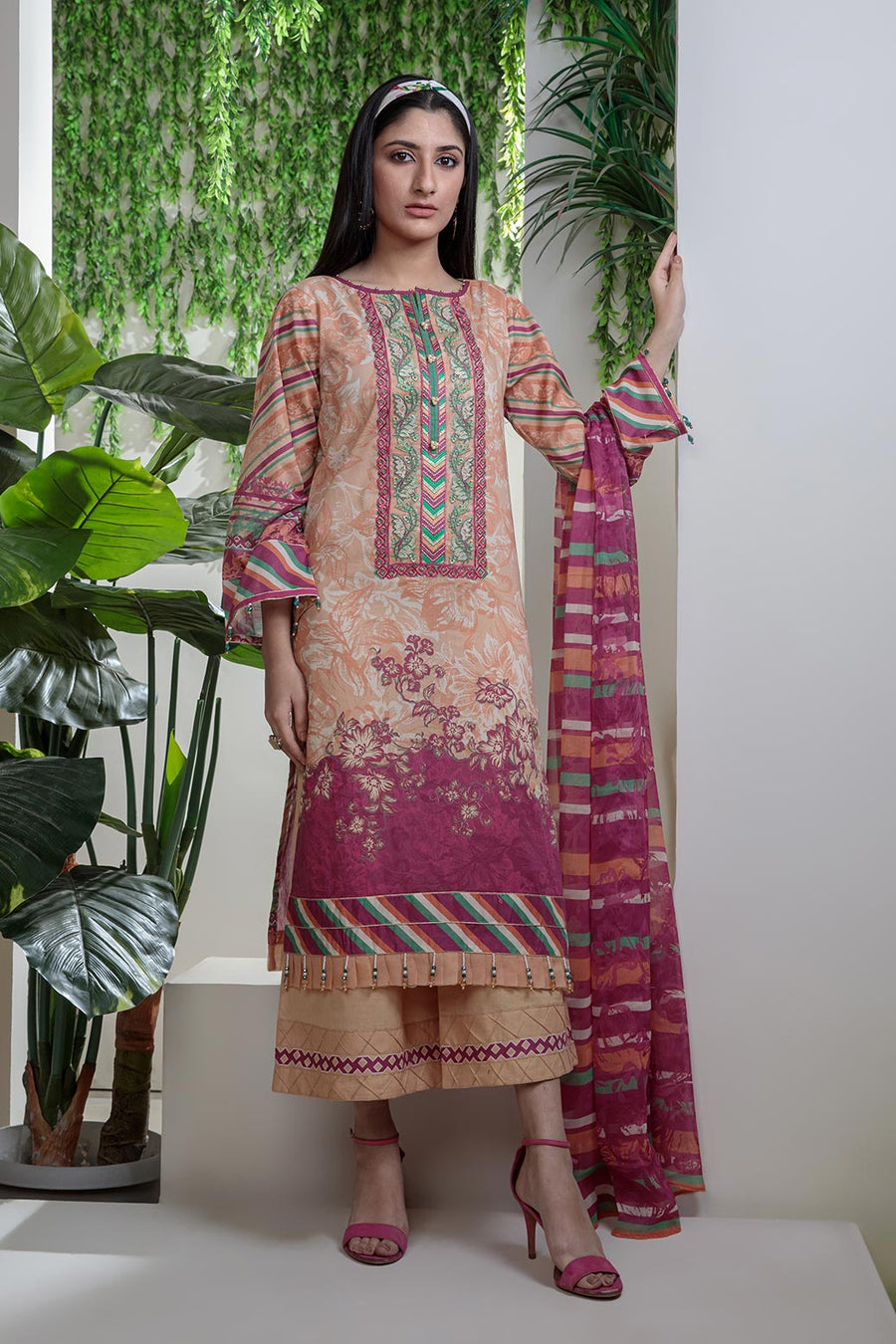 Bonanza Satrangi Apricot Puff Ast223p38 Summer Collection 2022 Online Shopping