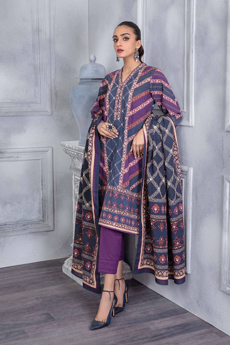 Awr213p57 D Blue Bonanza Satrangi Winter New Edition 2021