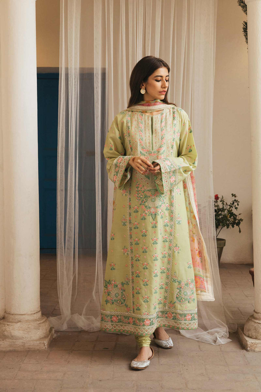 Zara Shahjahan D22 Eraj A Eid Luxury Lawn 2022 Online Shopping