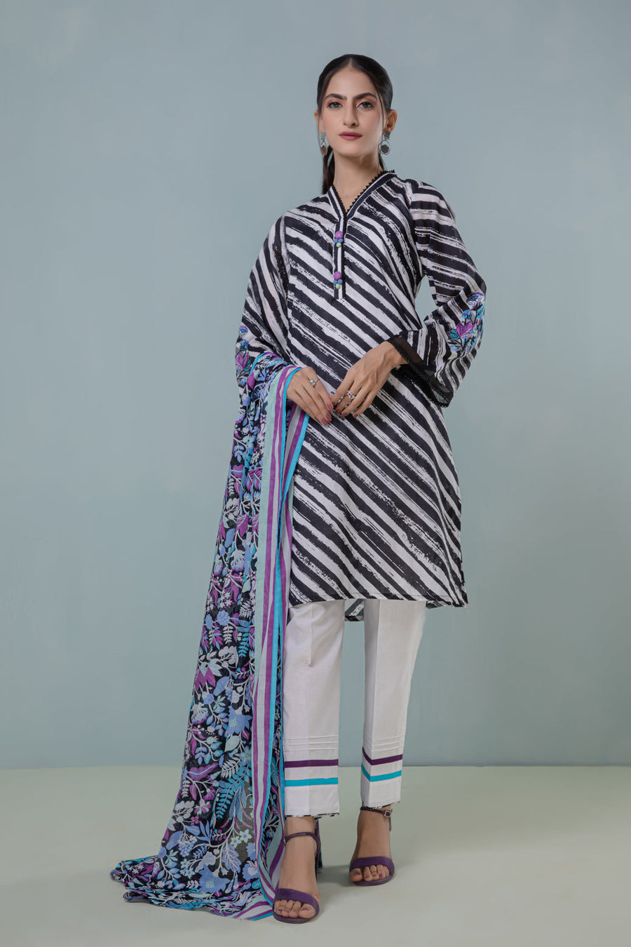 Bonanza Satrangi Black Lawn Suit Rsk223p67 Eid Pret 2022 Online Shopping