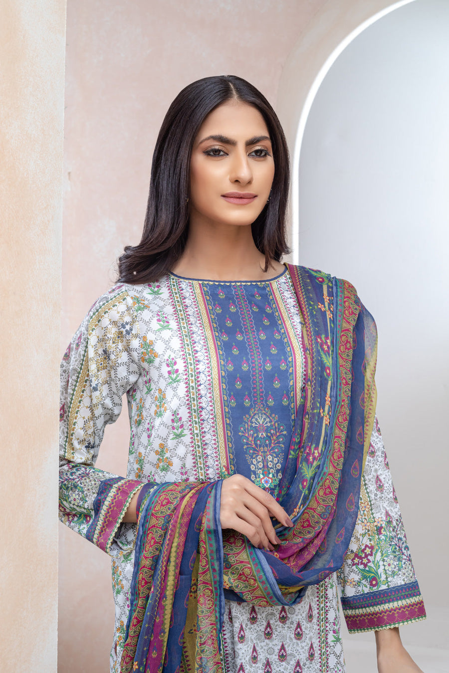 Bonanza Satrangi White Lawn Suit Ssk223p18 Eid Pret 2022 Online Shopping