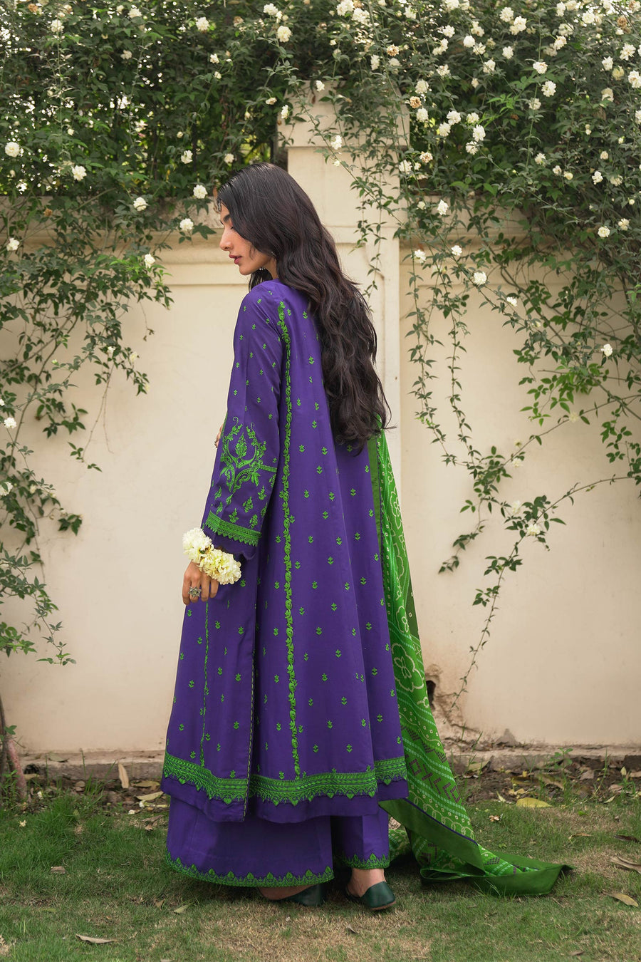 Zara Shahjahan D22 Falak B Eid Luxury Lawn 2022 Online Shopping