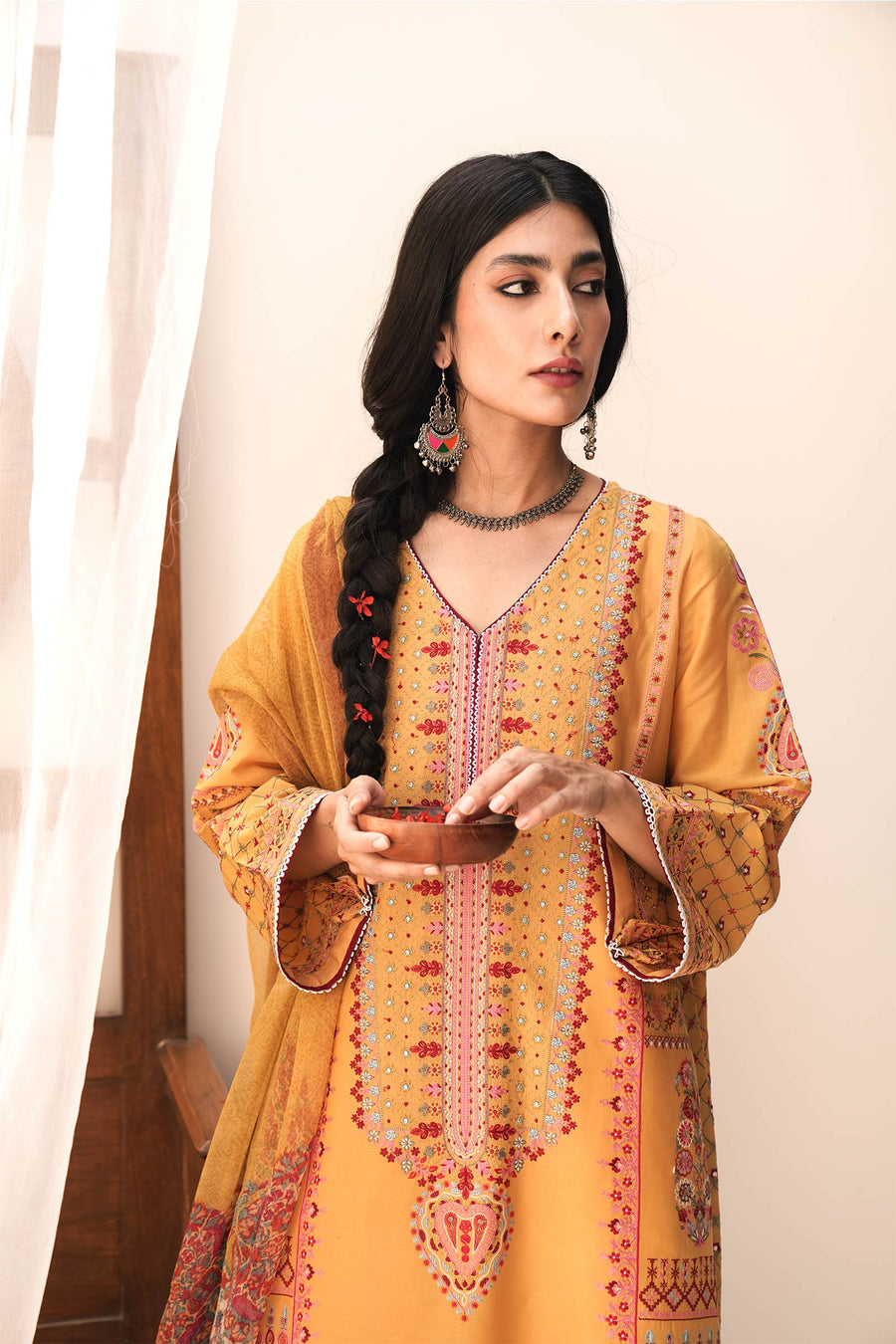 Zara Shahjahan D22 Abroo A Eid Luxury Lawn 2022 Online Shopping