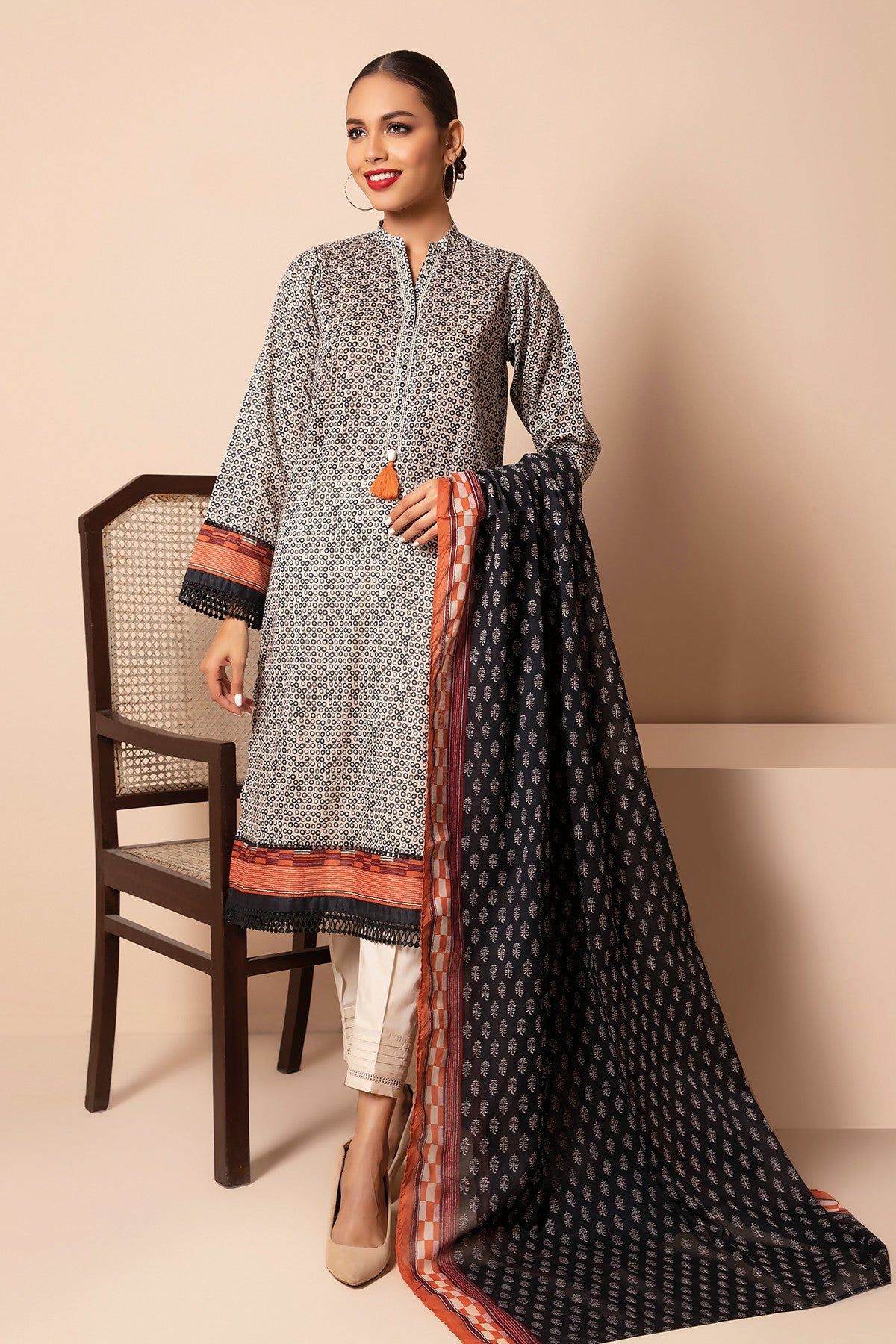 Khaadi A22127 Off White Summer Lawn 2022 Online Shopping