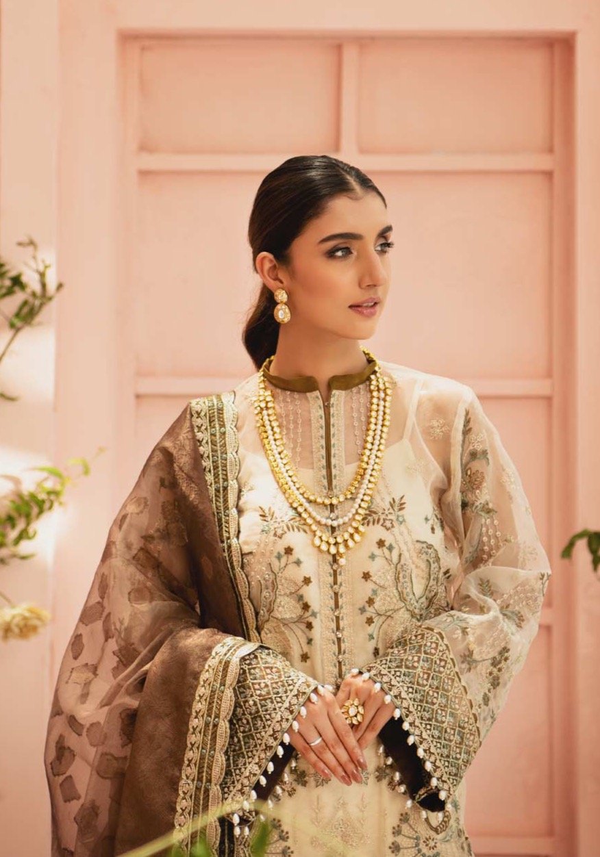 Look 03 AIK Atelier Mystique Organza and Tulle 2021