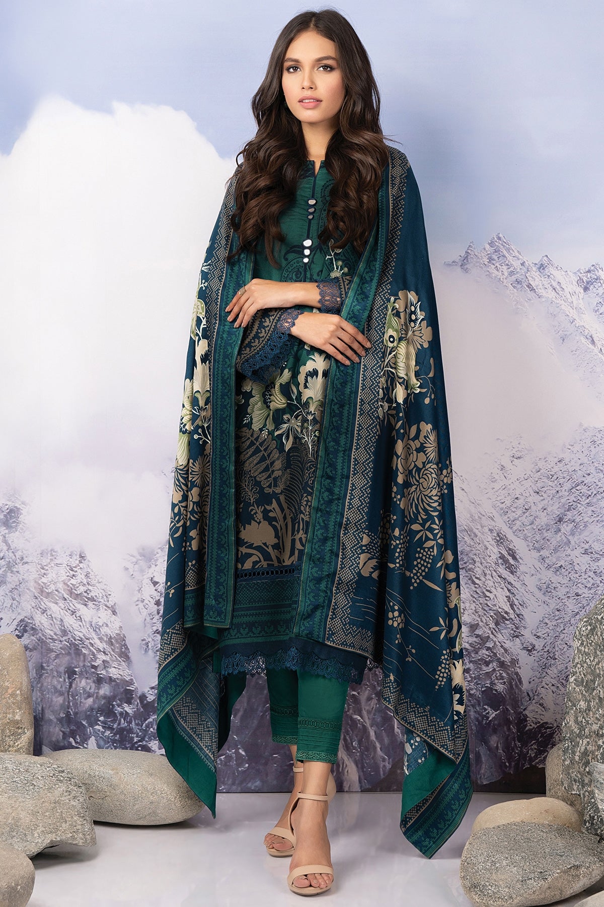 FW-09-21-GREEN Alkaram Winter Collection 2021