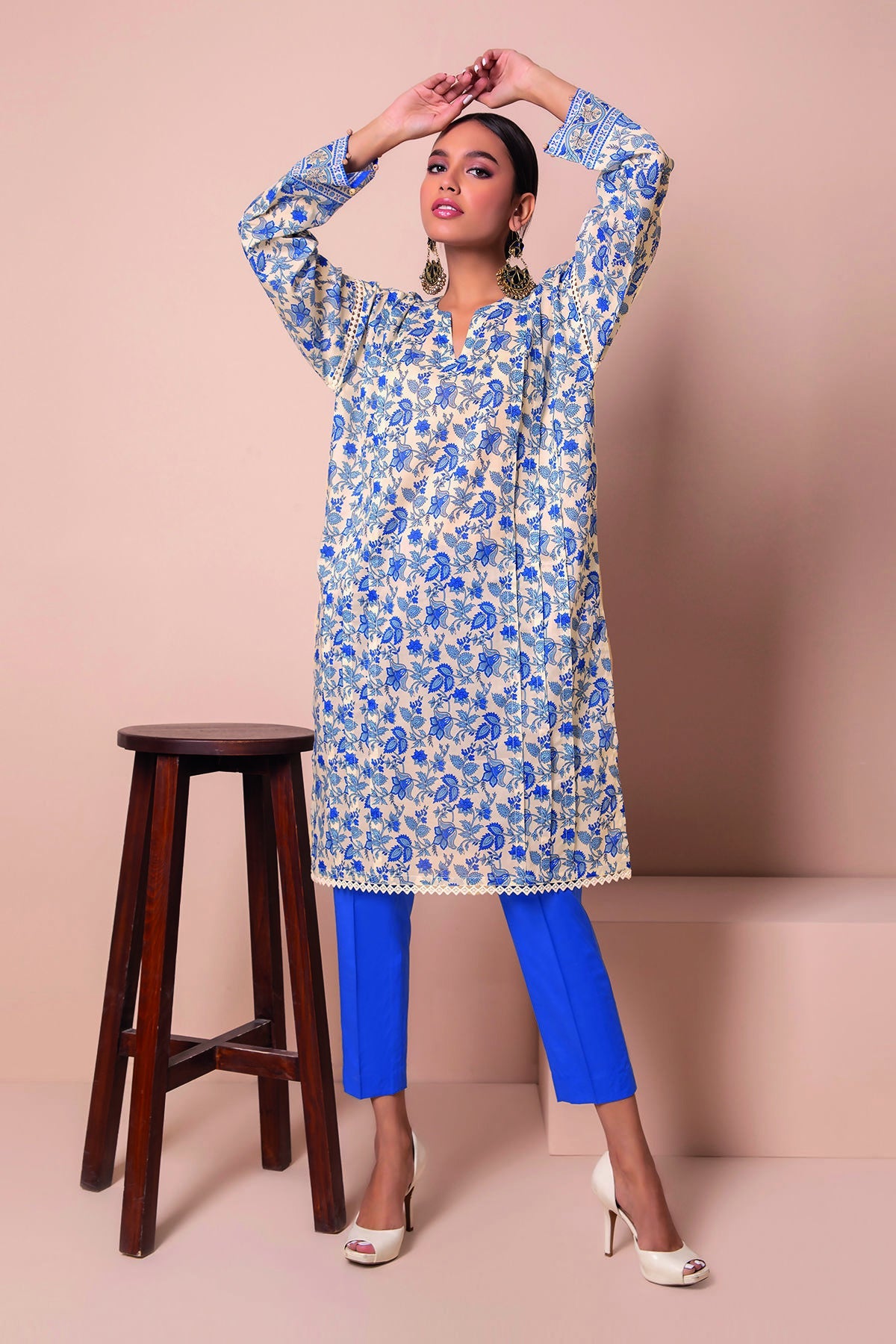 J22124 Blue Khaadi Online Spring Summer 2022