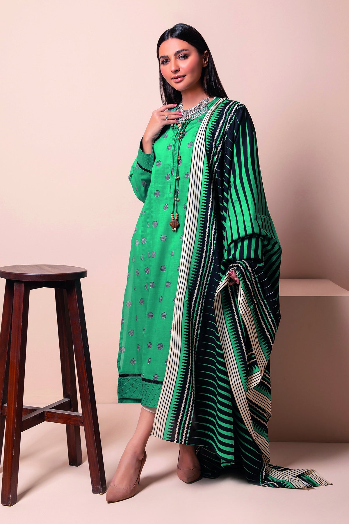 L22108 Green Khaadi Online Spring Summer 2022