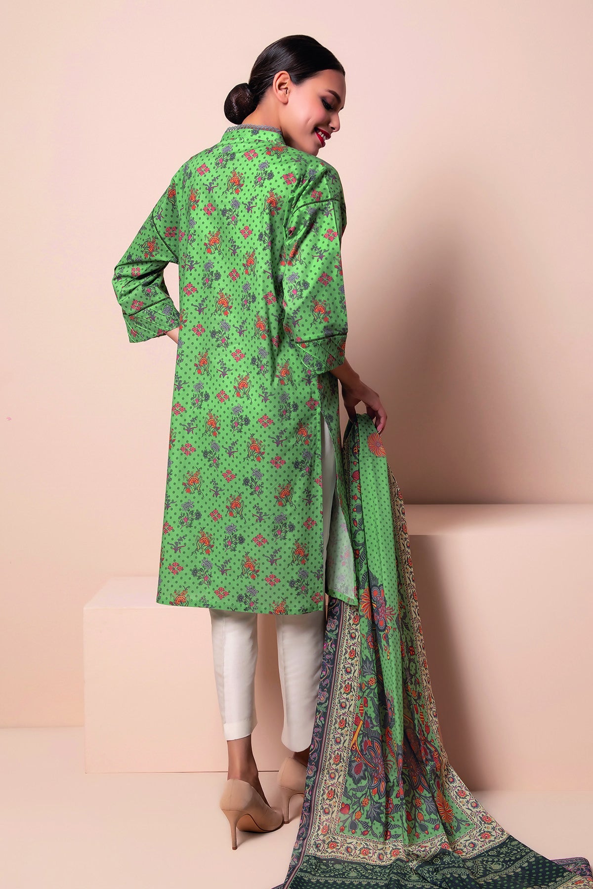 L22112 Green Khaadi Online Spring Summer 2022