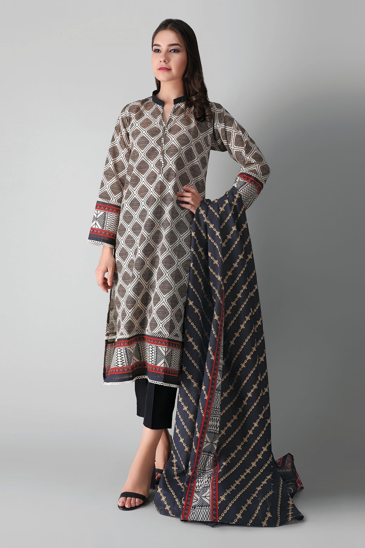 Llk21409 Black Khaadi Winter 2021
