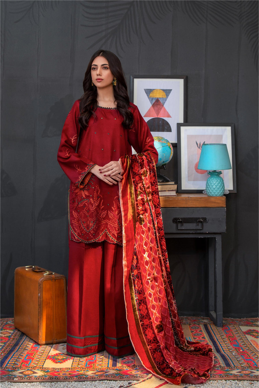 Lala Eve Brocade Palachi Shawl 2022 Online Shopping Original Brand Lala Eve Brocade Palachi Shawl 2022 Online Shopping Original Brand