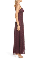 Women's Lace Gown With Keyhole Detail