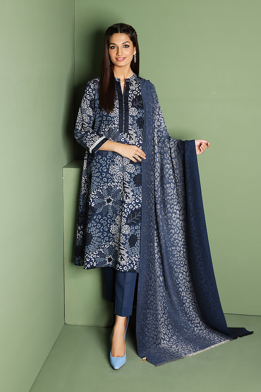 Nishat Linen 42205048 Printed 3PC Winter Being You 2022 Online Shopping