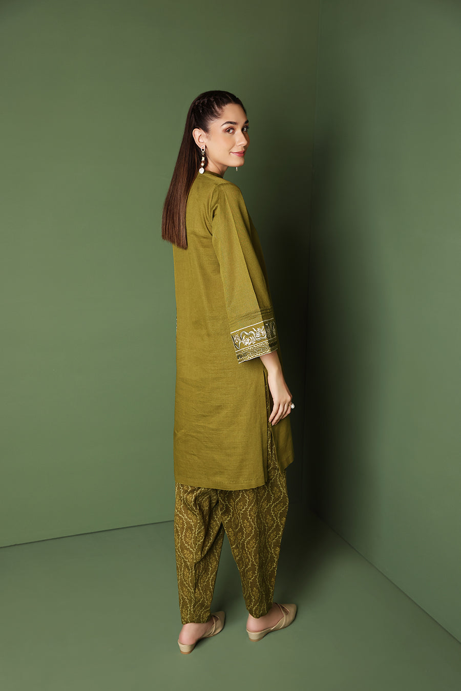 Nishat linen kurta shop design for ladies