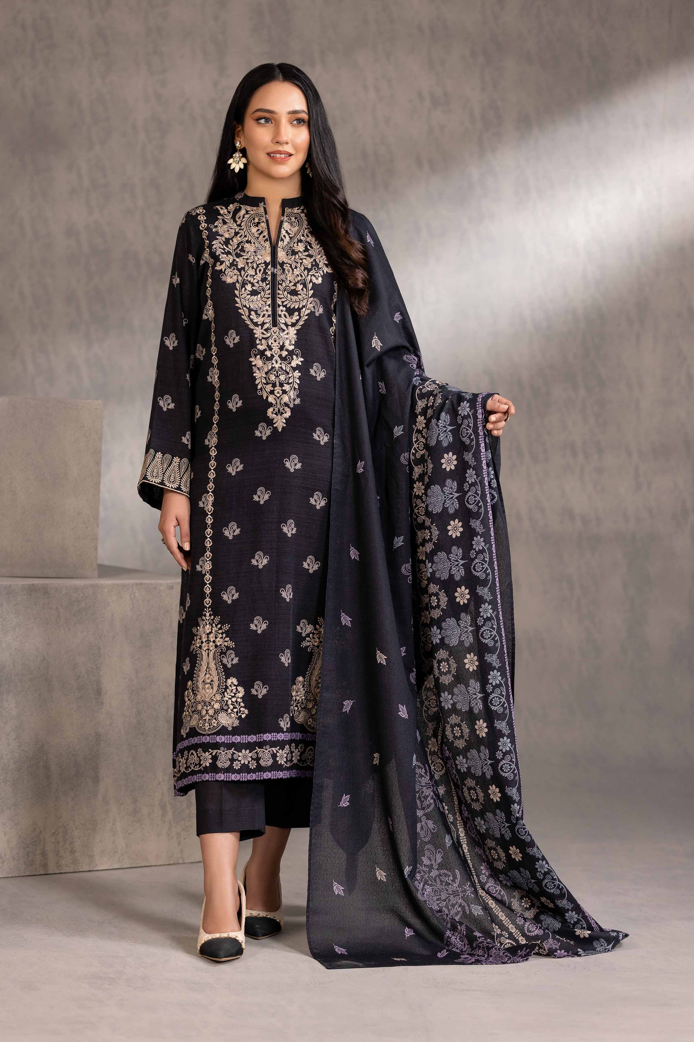 Nishat Winter Dresses Nishat Linen Velvet Shawls 2021 Nishat Linen