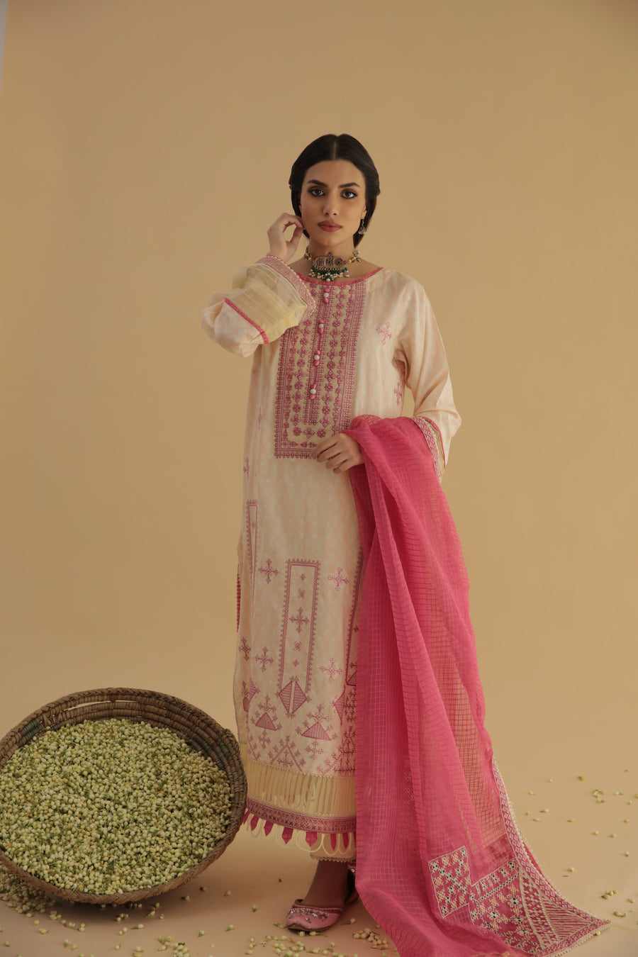 Aabyaan Layla (AA-01) Aarzu Luxury Lawn 2022 Online Shopping