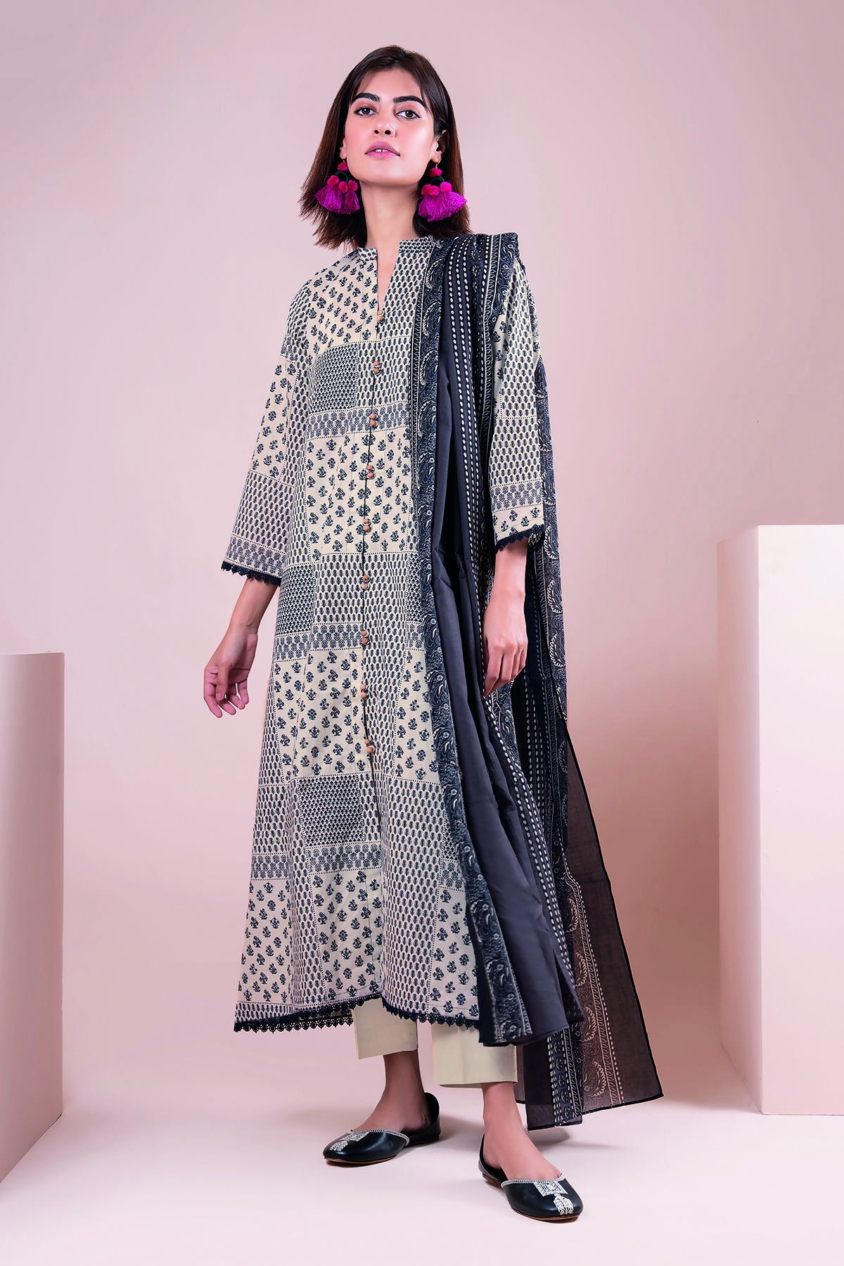 A22143 Off WhiteKhaadi Online Spring Summer 2022